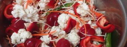 баклажаны маринованные с цветной капустой и гогошарами. Шаг 7