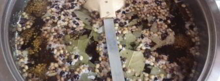 баклажаны маринованные с цветной капустой и гогошарами. Шаг 9