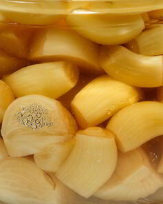 Маринованный чеснок