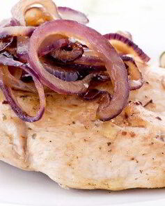 Маринованный красный лук в винном уксусе