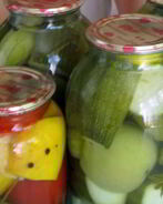 Маринованные кабачки, огурцы и помидоры