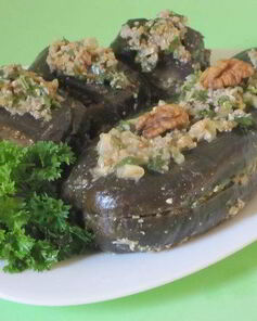 Маринованые баклажаны с орехами и сельдереем