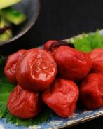 Пряные маринованные сливы на зиму