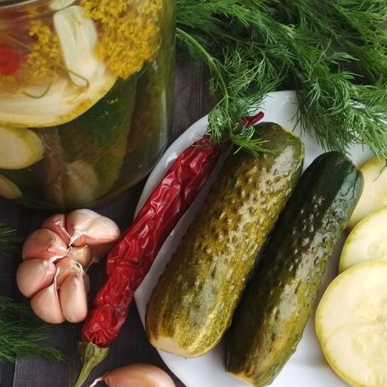 Рецепт малосольные огурчики и кабачки