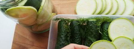 малосольные огурчики и кабачки. Шаг 4