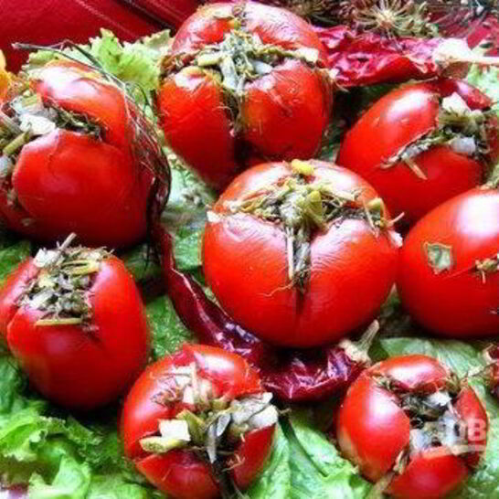 Рецепт малосольные помидоры с чесноком и зеленью