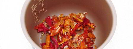 сало в луковой шелухе в мультиварке. Шаг 3