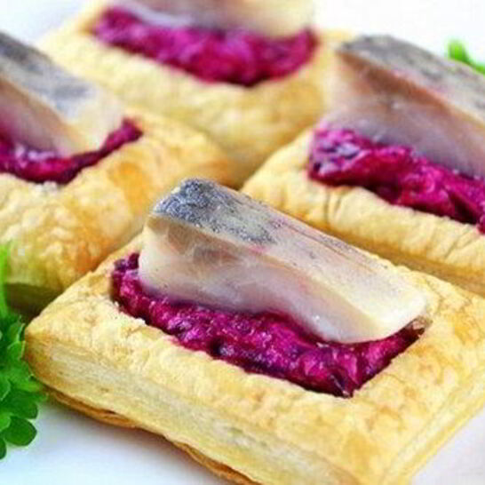 Рецепт слоеные волованы со свеклой и сельдью