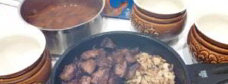 сушеные грибы в горшочках. Шаг 3