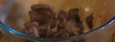 тосты с вареньем и паштетом из куриной печенки. Шаг 2