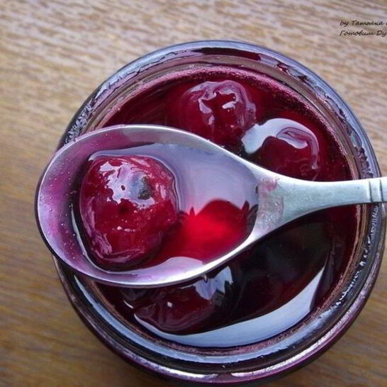 Рецепт варенье из вишни с корицей и коньяком