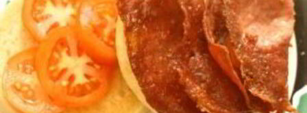 бутерброд с жареной колбасой. Шаг 3