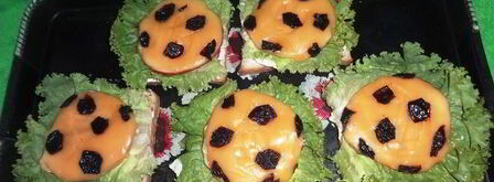 бутерброды футбольный мяч. Шаг 9