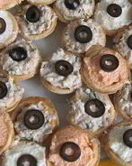 Бутерброды с икрой мойвы