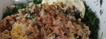 бутерброды с консервированным лососем. Шаг 3