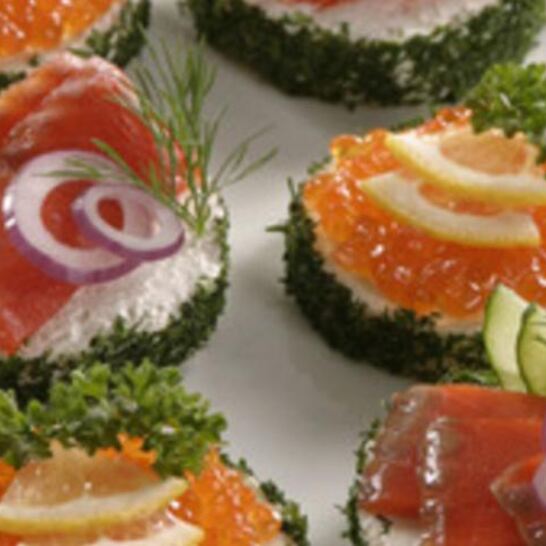 Рецепт бутерброды с красной икрой и красной рыбой