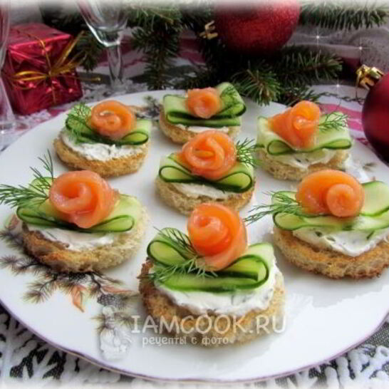 Рецепт бутерброды с огурцом и форелью