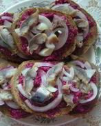 Бутерброды с селедкой