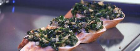 бутерброды со шпинатом и перепелиным яйцом. Шаг 2