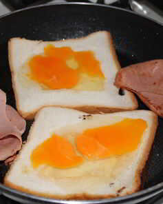 Бутерброды с колбасой