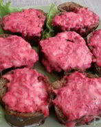 Горячие бутерброды со свеклой и сыром