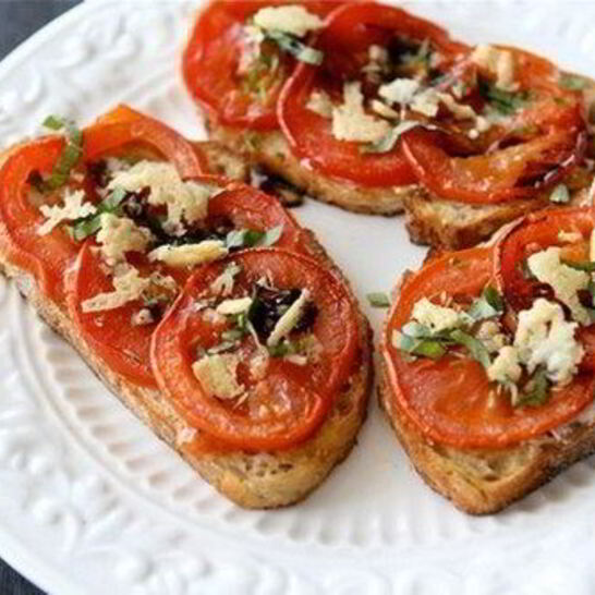 Рецепт хрустящие бутерброды с запеченными помидорами и сыром