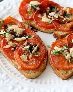 Хрустящие бутерброды с запеченными помидорами и сыром