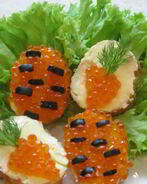 Маленькие бутерброды с икрой