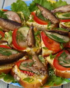 Праздничные бутерброды со шпротами