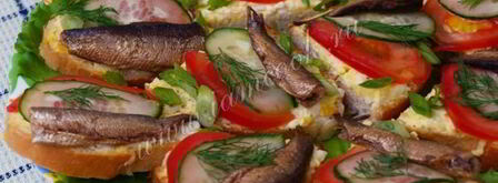 праздничные бутерброды со шпротами. Шаг 8