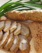 Домашняя колбаса в свиной сетке