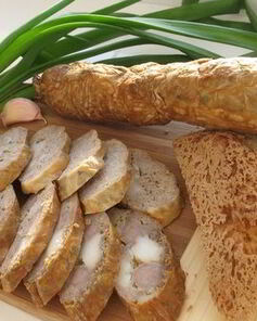 Домашняя колбаса в свиной сетке