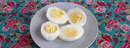 яйца, фаршированные сельдью. Шаг 2