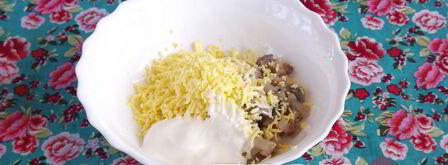 яйца, фаршированные сельдью. Шаг 3