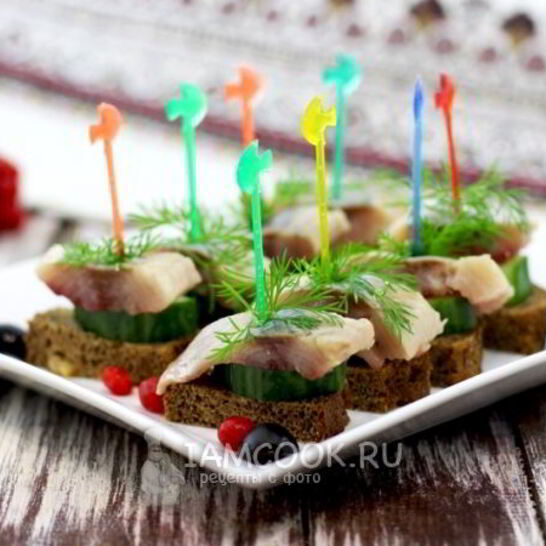 Рецепт канапе с селедкой