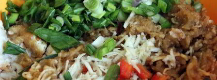 мясные биточки с баклажанами, паприкой и зеленым луком. Шаг 2