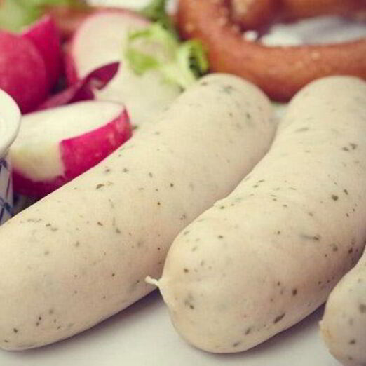 Нежные куриные сосиски по-домашнему