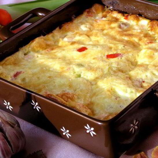 Рецепт фриттата осенняя с лососем, сладким перцем и луком-пореем