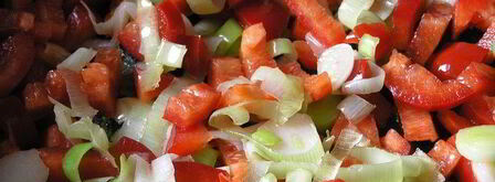 фриттата осенняя с лососем, сладким перцем и луком-пореем. Шаг 3