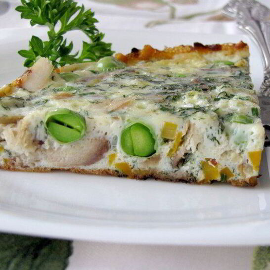 Рецепт фриттата с копченой скумбрией и зеленым горошком