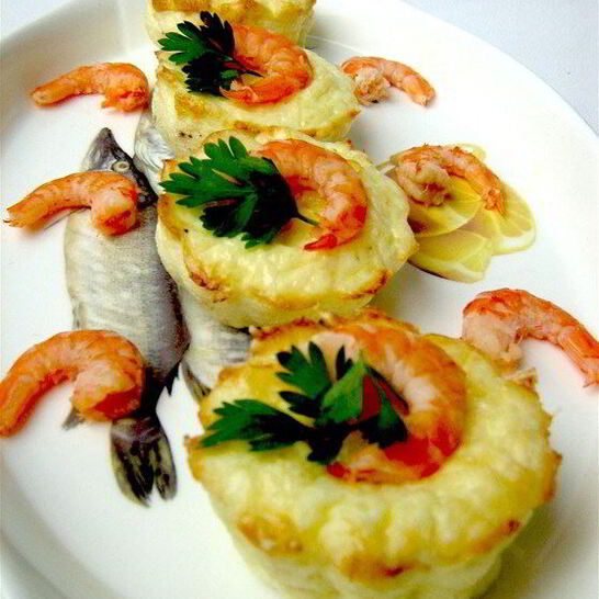 Рецепт мини-фриттата с креветками и пармезаном