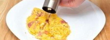 омлет без молока в микроволновке. Шаг 7