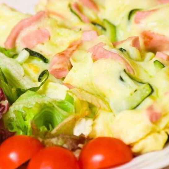 Рецепт омлет из кабачков с ветчиной и сыром