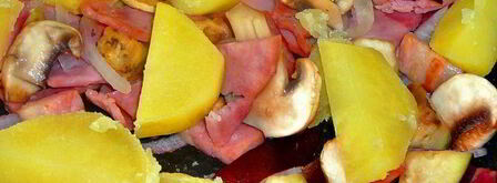 омлет с грибами, беконом и фасолью. Шаг 7