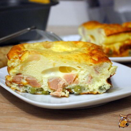 Рецепт омлет с копченым мясом и зеленым горошком