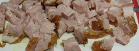 омлет с копченым мясом и зеленым горошком. Шаг 3