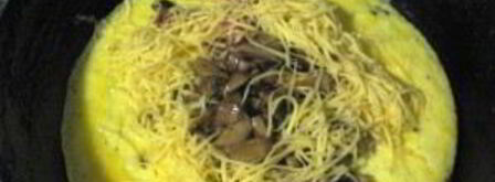 омлет с лисичками и колбасой. Шаг 3