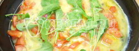 омлет с помидорами и рукколой алонзо. Шаг 5