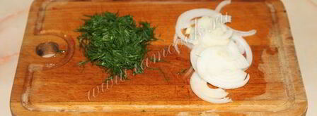 омлет с помидорами, луком и укропом. Шаг 4