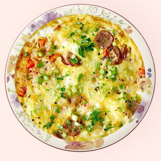 Рецепт омлет с сосисками и зеленью